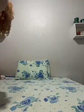 laisviana21 online show from April 18, 9:37 pm