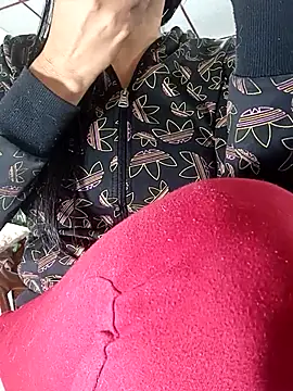 Snapshot of kelly_dirty_ chatting on November 6, 12:42 pm kelly dirty online show from November 6, 12:42 pm