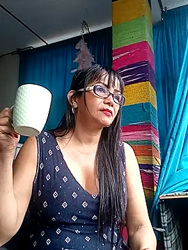 kelly dirty  online show from March 22, 7:15 pm