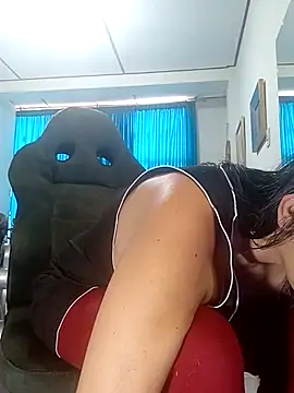 kelly dirty  online show from April 13, 5:28 pm