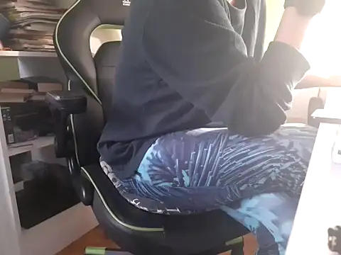 feathersify online show from October 29, 8:35 am