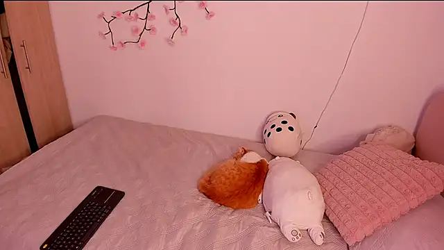 Snapshot of alexa_6908 chatting on February 15, 7:24 pm alexa 6908 online show from February 15, 7:24 pm