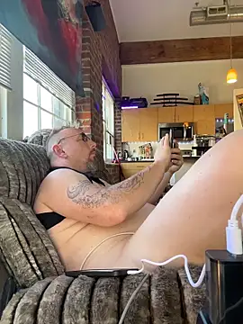 Snapshot of Littledick007007 chatting on May 3, 1:25 pm Littledick007007 online show from May 3, 1:25 pm