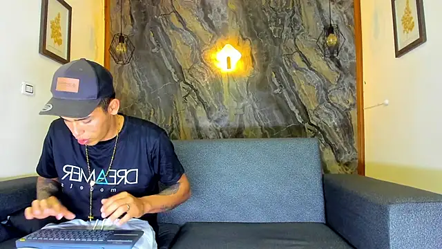 Snapshot of yeckodream chatting on February 21, 3:45 am yeckodream online show from February 21, 3:45 am