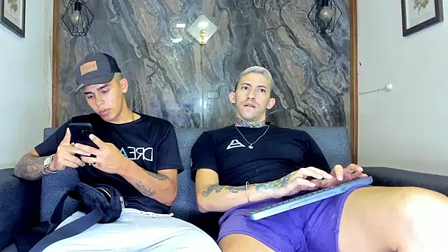 Snapshot of yeckodream chatting on March 9, 3:54 am yeckodream online show from March 9, 3:54 am