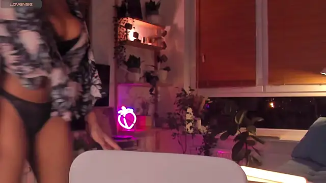 Snapshot of Ana_Peachy_ chatting on December 14, 3:25 pm Ana Peachy  online show from December 14, 3:25 pm