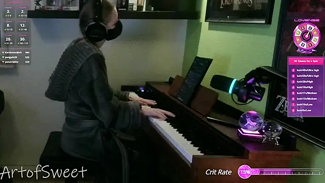 Snapshot of ArtofSweet chatting on December 9, 12:12 am ArtofSweet online show from December 9, 12:12 am