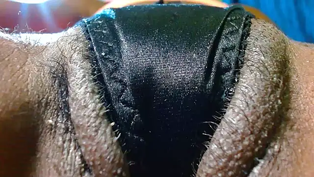 Snapshot of bethanywilson_23 chatting on November 2, 12:43 pm bethanywilson 23 online show from November 2, 12:43 pm