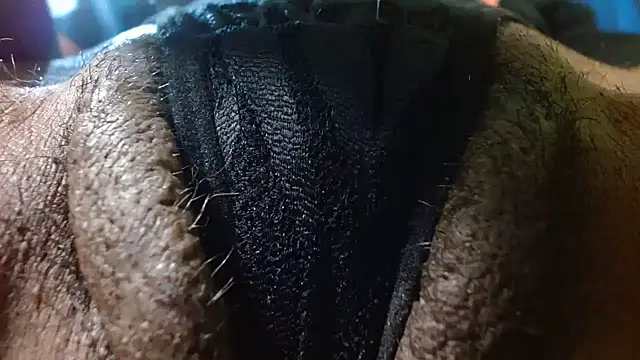 Snapshot of bethanywilson_23 chatting on October 28, 12:48 pm bethanywilson 23 online show from October 28, 12:48 pm