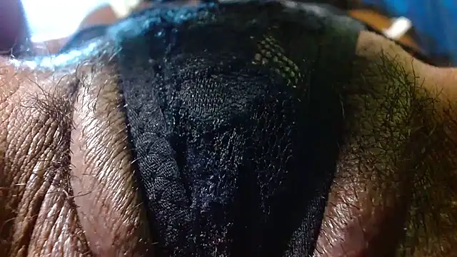 Snapshot of bethanywilson_23 chatting on November 21, 4:17 pm bethanywilson 23 online show from November 21, 4:17 pm