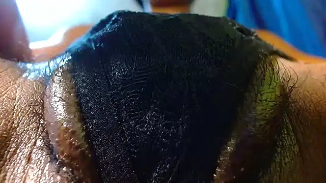 Snapshot of bethanywilson_23 chatting on January 19, 2:32 pm bethanywilson 23 online show from January 19, 2:32 pm