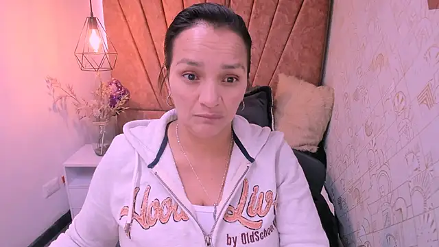 MarilynMiilf  online show from October 18, 8:11 pm