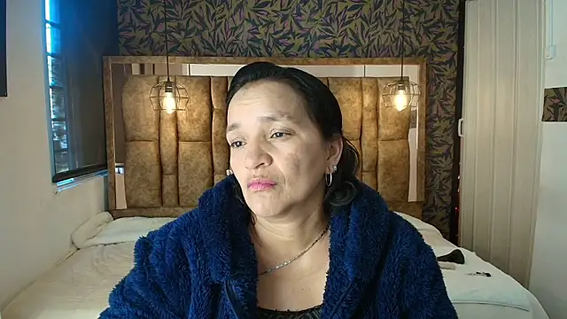 Snapshot of MarilynMiilf_ chatting on June 10, 7:37 pm MarilynMiilf online show from June 10, 7:37 pm