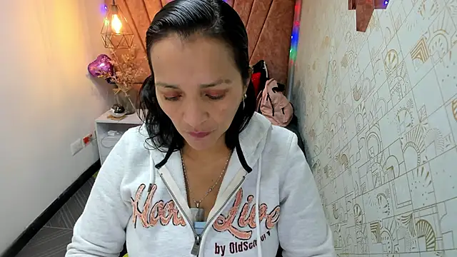 MarilynMiilf  online show from December 18, 7:07 pm