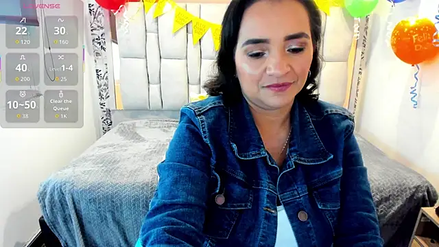 Snapshot of MarilynMiilf_ chatting on June 11, 5:32 pm MarilynMiilf online show from June 11, 5:32 pm
