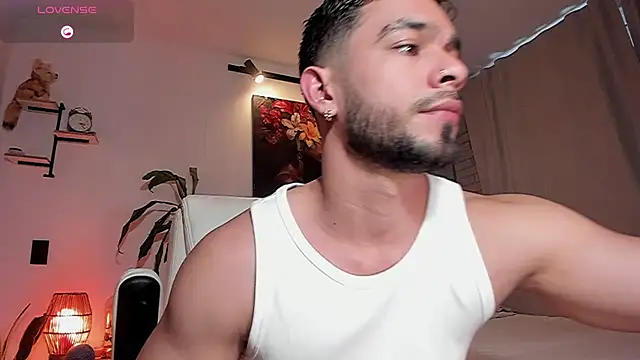 Snapshot of Josseph1_ chatting on July 9, 10:31 pm Josseph1 online show from July 9, 10:31 pm