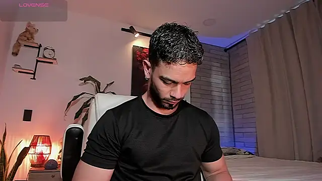 Snapshot of Josseph1_ chatting on July 17, 11:13 pm Josseph1 online show from July 17, 11:13 pm