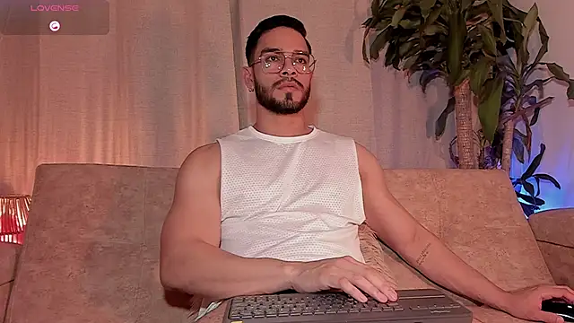 Josseph1  online show from November 13, 1:53 am