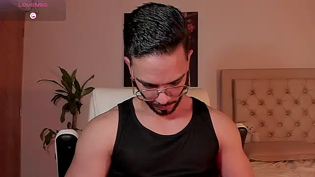 Josseph1  online show from September 29, 11:32 pm