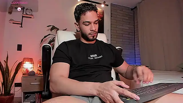 Snapshot of Josseph1_ chatting on July 14, 2:05 am Josseph1 online show from July 14, 2:05 am
