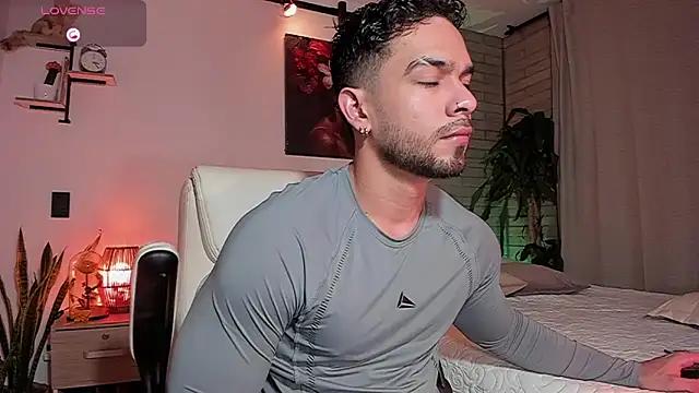 Josseph1  online show from April 9, 12:34 am