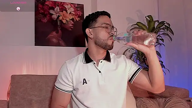 Josseph1  online show from January 5, 11:30 pm