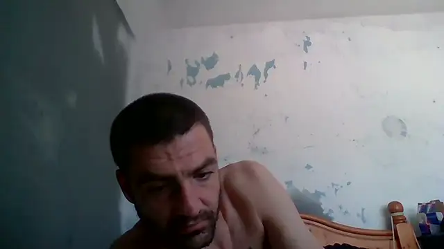 Snapshot of ThatGuyNextDoor1992 chatting on September 28, 7:15 am ThatGuyNextDoor1992 online show from September 28, 7:15 am