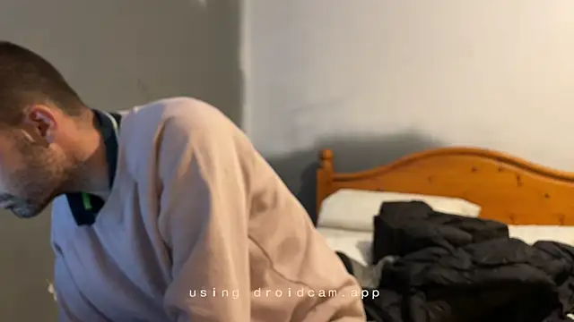 Snapshot of ThatGuyNextDoor1992 chatting on September 24, 10:48 pm ThatGuyNextDoor1992 online show from September 24, 10:48 pm