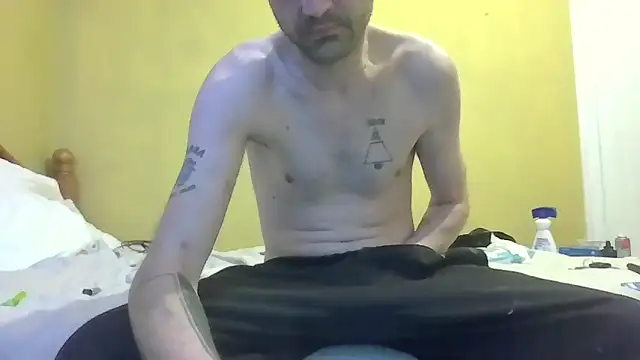 Snapshot of ThatGuyNextDoor1992 chatting on March 7, 10:10 pm ThatGuyNextDoor1992 online show from March 7, 10:10 pm