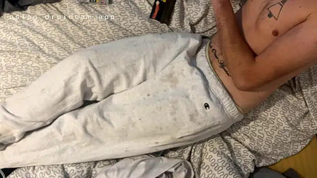 Snapshot of ThatGuyNextDoor1992 chatting on October 26, 10:10 pm ThatGuyNextDoor1992 online show from October 26, 10:10 pm