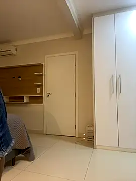 Snapshot of AliceStone19 chatting on October 24, 5:01 pm AliceStone19 online show from October 24, 5:01 pm