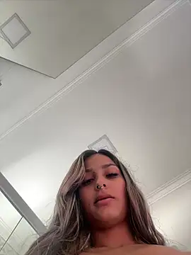 Snapshot of AliceStone19 chatting on March 17, 4:33 pm AliceStone19 online show from March 17, 4:33 pm