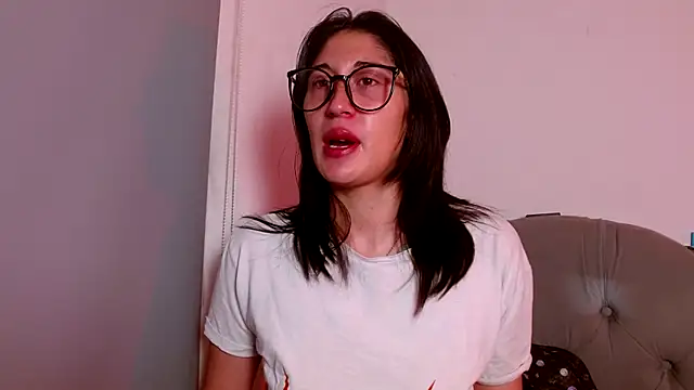 Red-moon1 online show from December 3, 6:36 am