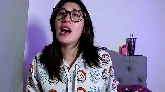 Red-moon1 online show from December 5, 7:29 am