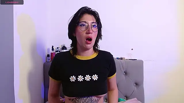 Red-moon1 online show from March 8, 12:09 pm