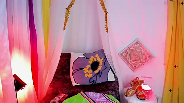 sophiaamethystt online show from November 6, 5:28 pm