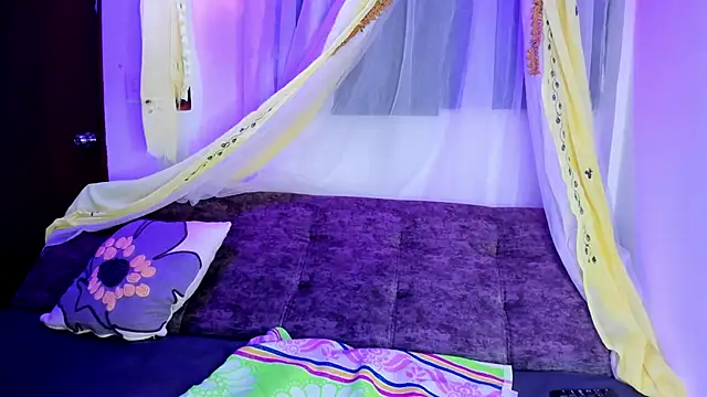 sophiaamethystt online show from May 2, 10:15 pm