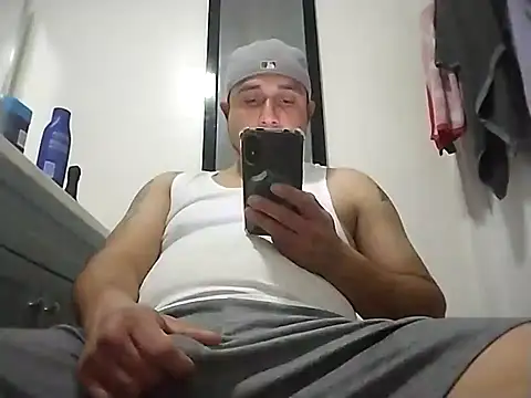 Snapshot of thickcocklatino chatting on January 16, 1:03 pm thickcocklatino online show from January 16, 1:03 pm