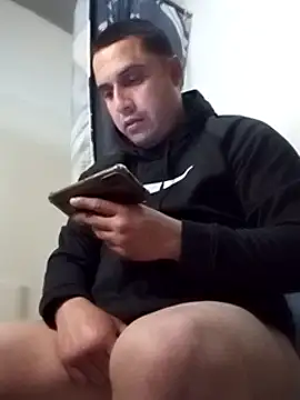 Snapshot of thickcocklatino chatting on February 18, 5:53 am thickcocklatino online show from February 18, 5:53 am