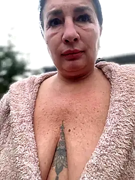 Snapshot of Agata-Anetta chatting on September 24, 5:03 am Agata-Anetta online show from September 24, 5:03 am