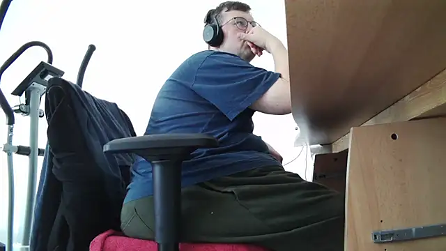 chubbysmallcockxh online show from July 5, 4:14 pm
