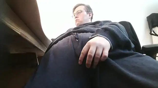 Snapshot of chubbysmallcock@xh chatting on March 8, 5:22 pm chubbysmallcockxh online show from March 8, 5:22 pm