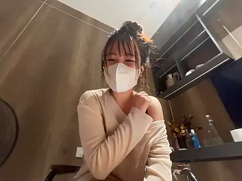 Onee-Chew online show from July 30, 1:21 pm