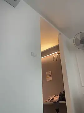 Onee-Chew online show from February 12, 4:01 am