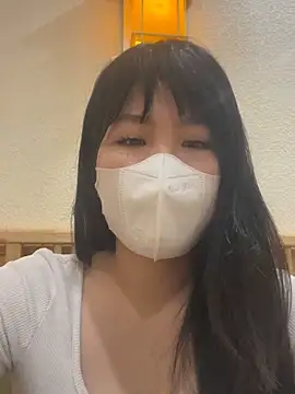 Snapshot of Onee-Chew chatting on December 2, 10:28 am Onee-Chew online show from December 2, 10:28 am