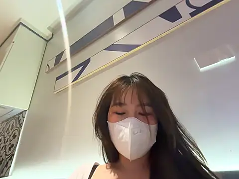 Onee-Chew online show from June 16, 4:29 pm