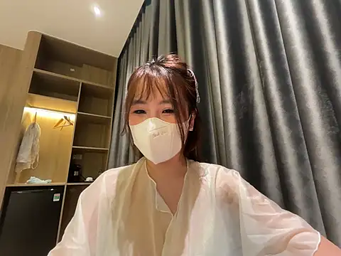Onee-Chew online show from June 7, 4:12 pm