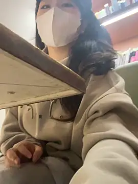 Snapshot of Onee-Chew chatting on November 25, 9:20 am Onee-Chew online show from November 25, 9:20 am