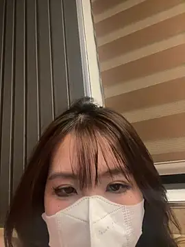 Onee-Chew online show from April 5, 12:01 pm