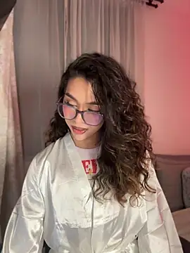 Samantha Bernardo online show from April 8, 4:03 am